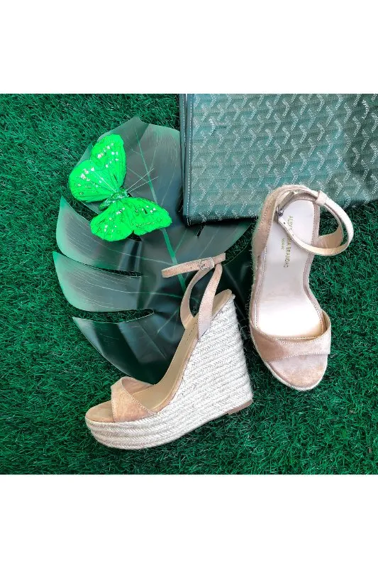 Alyssa B Camel Wedges